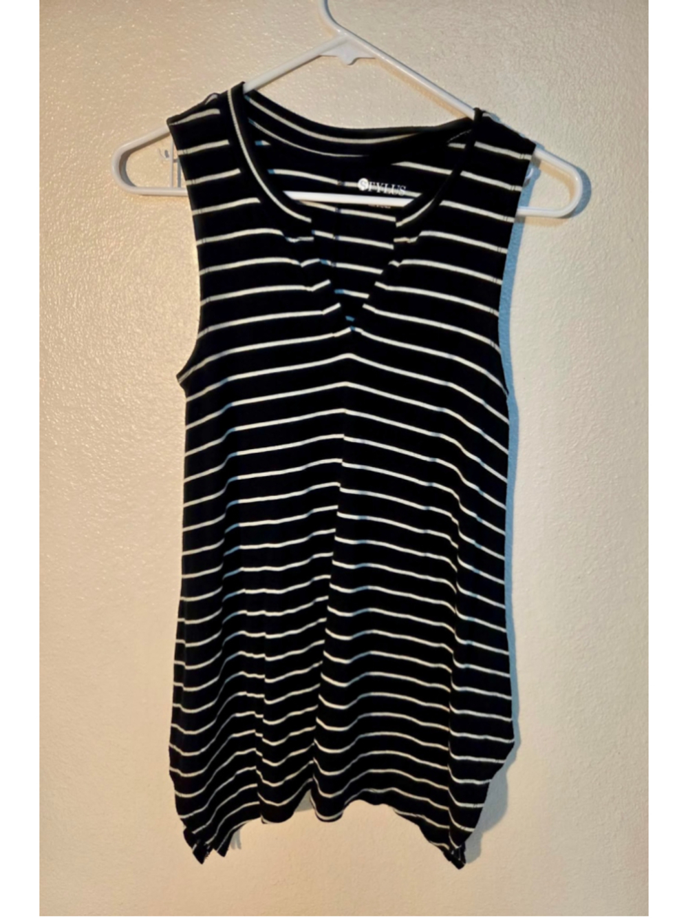 Stylus Women’s Striped Ribbed Knit Fitted Tunic Tank Top Sharkbite Black White M